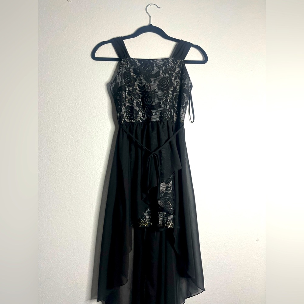 Long Slit Knees Open Dress.